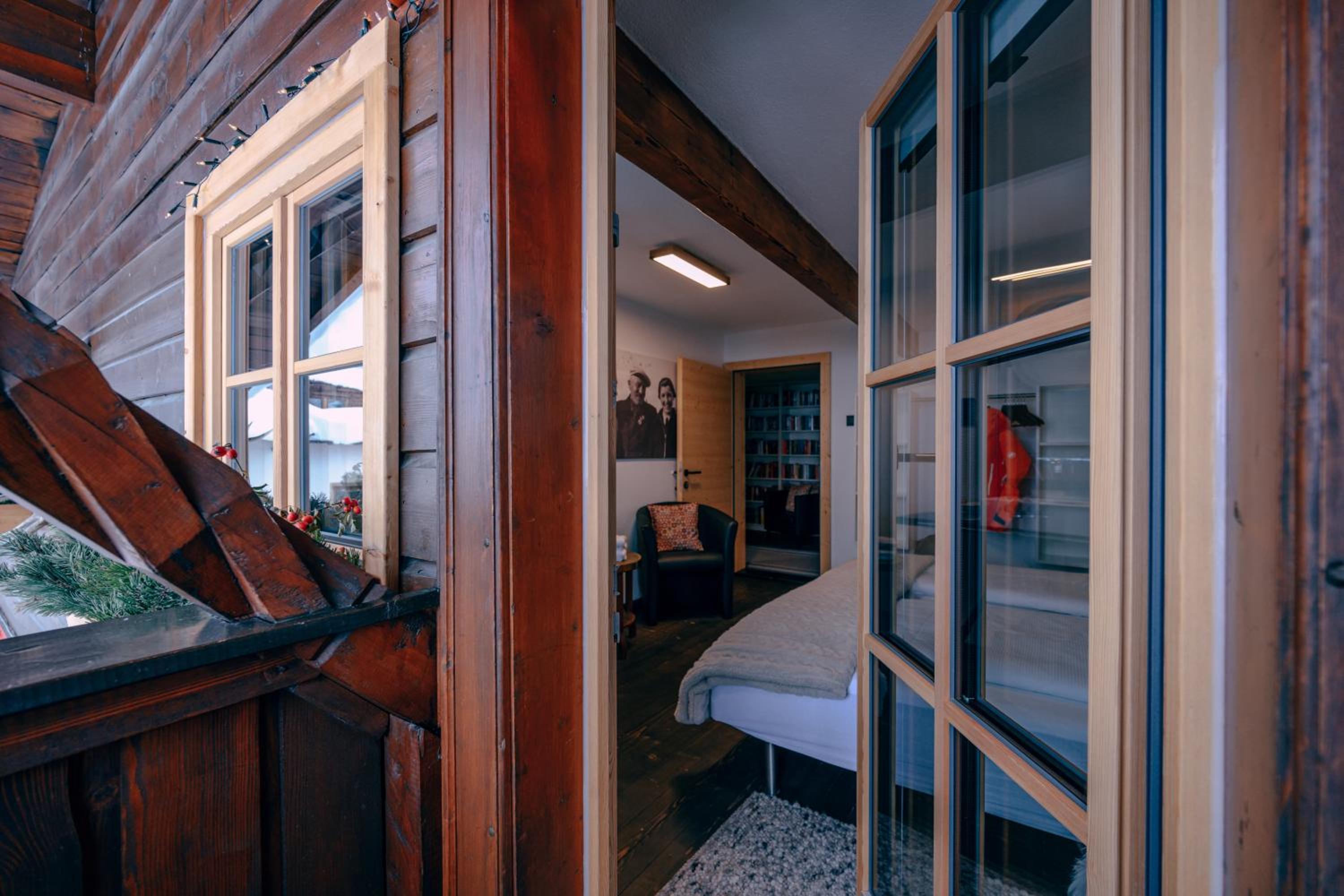 Chalet-Apartment für 9 bis 10 Personen zentral & ruhig 2 Min zur Galzigbahn Sankt Anton