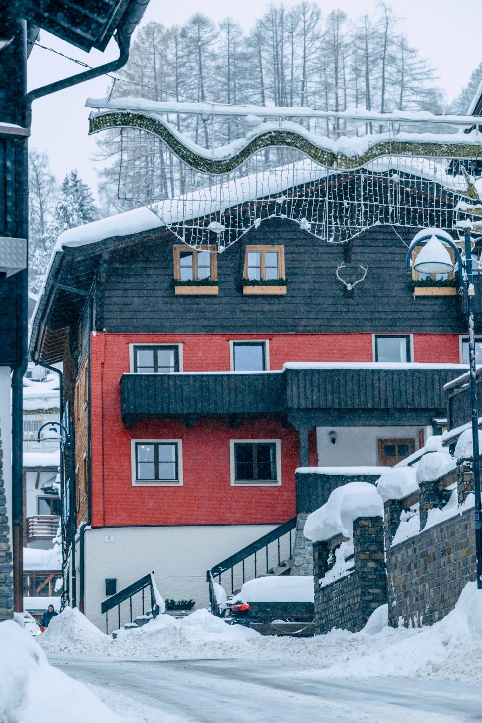 Chalet-Apartment für 9 bis 10 Personen zentral & ruhig 2 Min zur Galzigbahn Sankt Anton