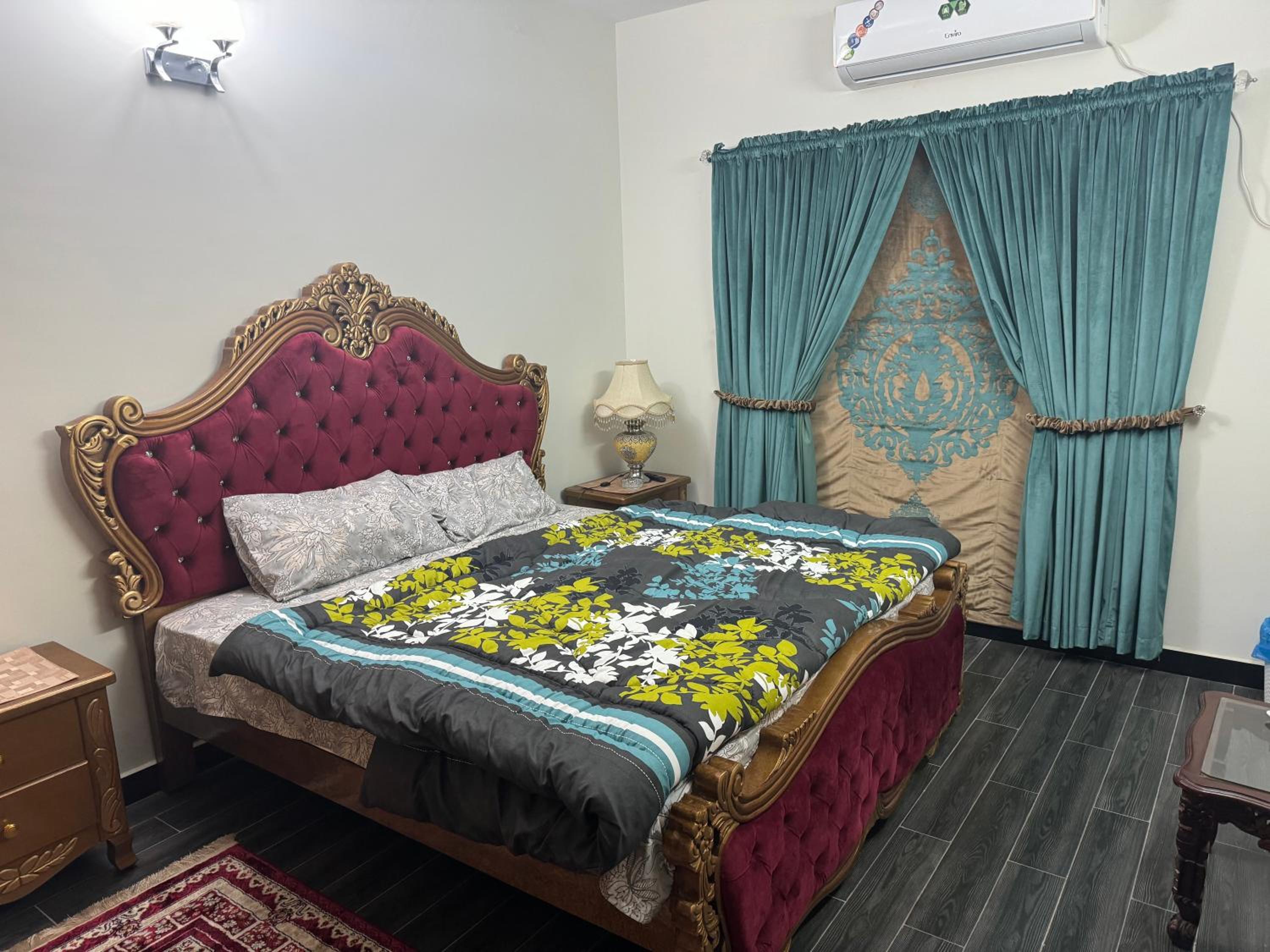 Home Feel Guest House