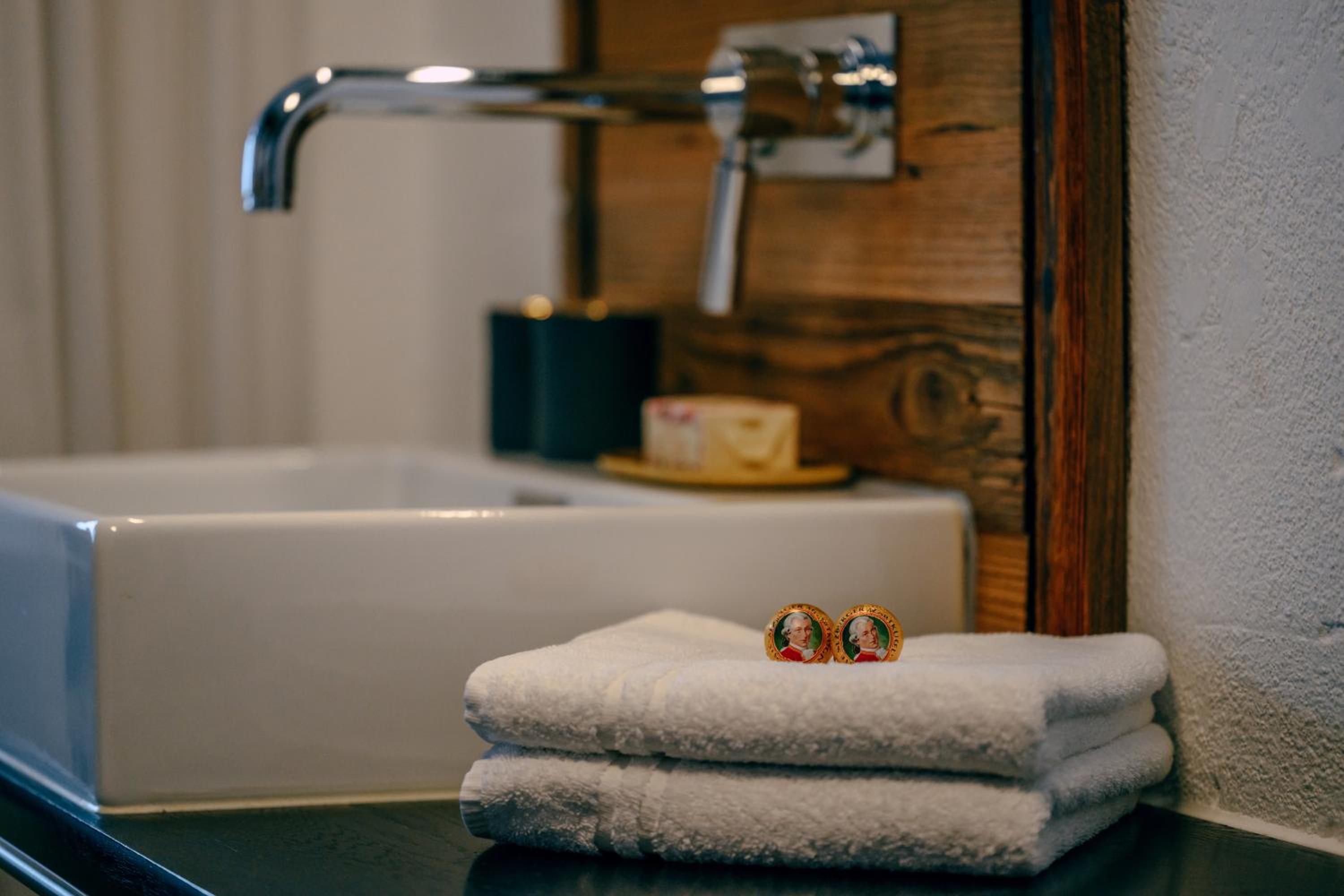 Chalet-Apartment für 9 bis 10 Personen zentral & ruhig 2 Min zur Galzigbahn Sankt Anton