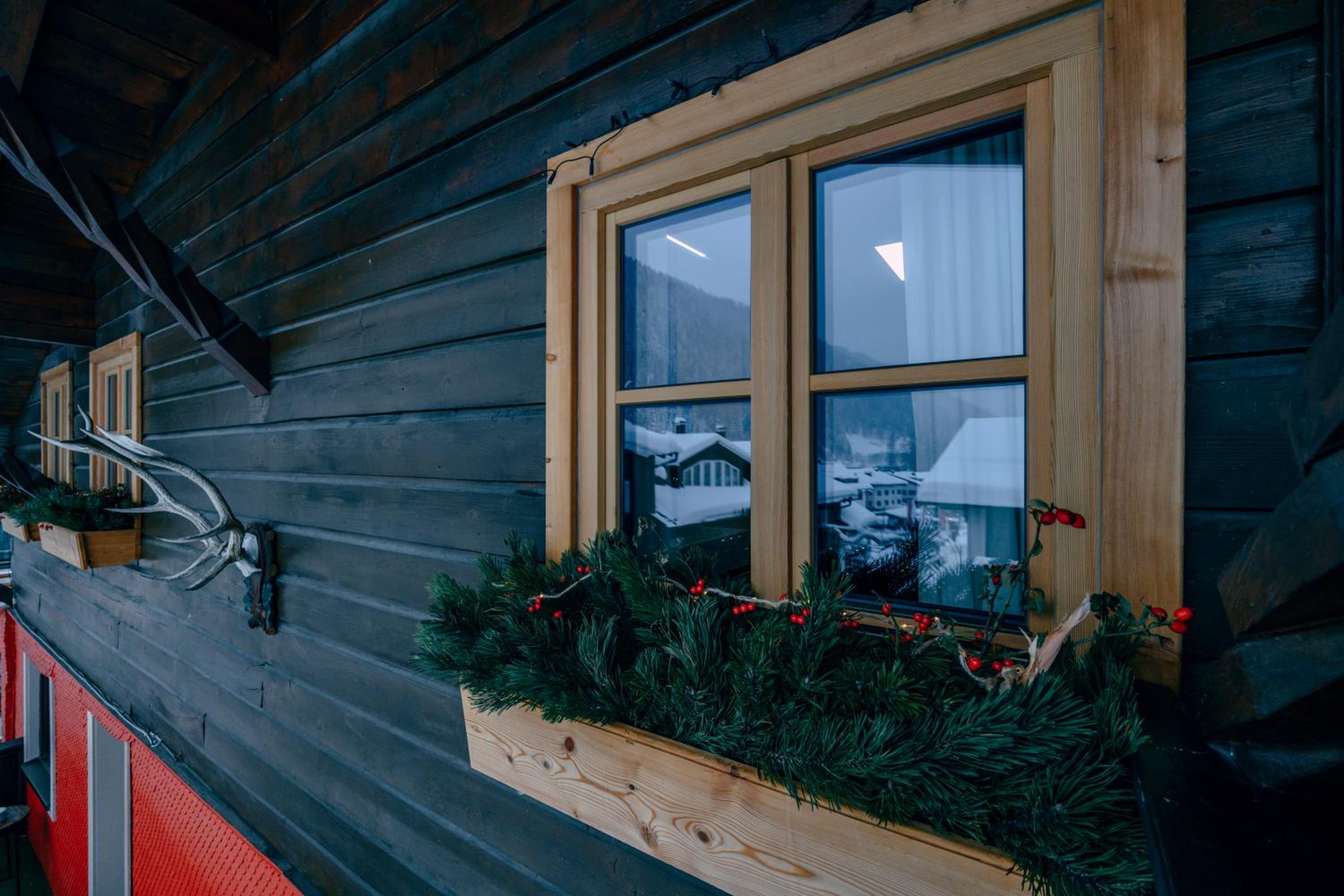 Chalet-Apartment für 9 bis 10 Personen zentral & ruhig 2 Min zur Galzigbahn Sankt Anton