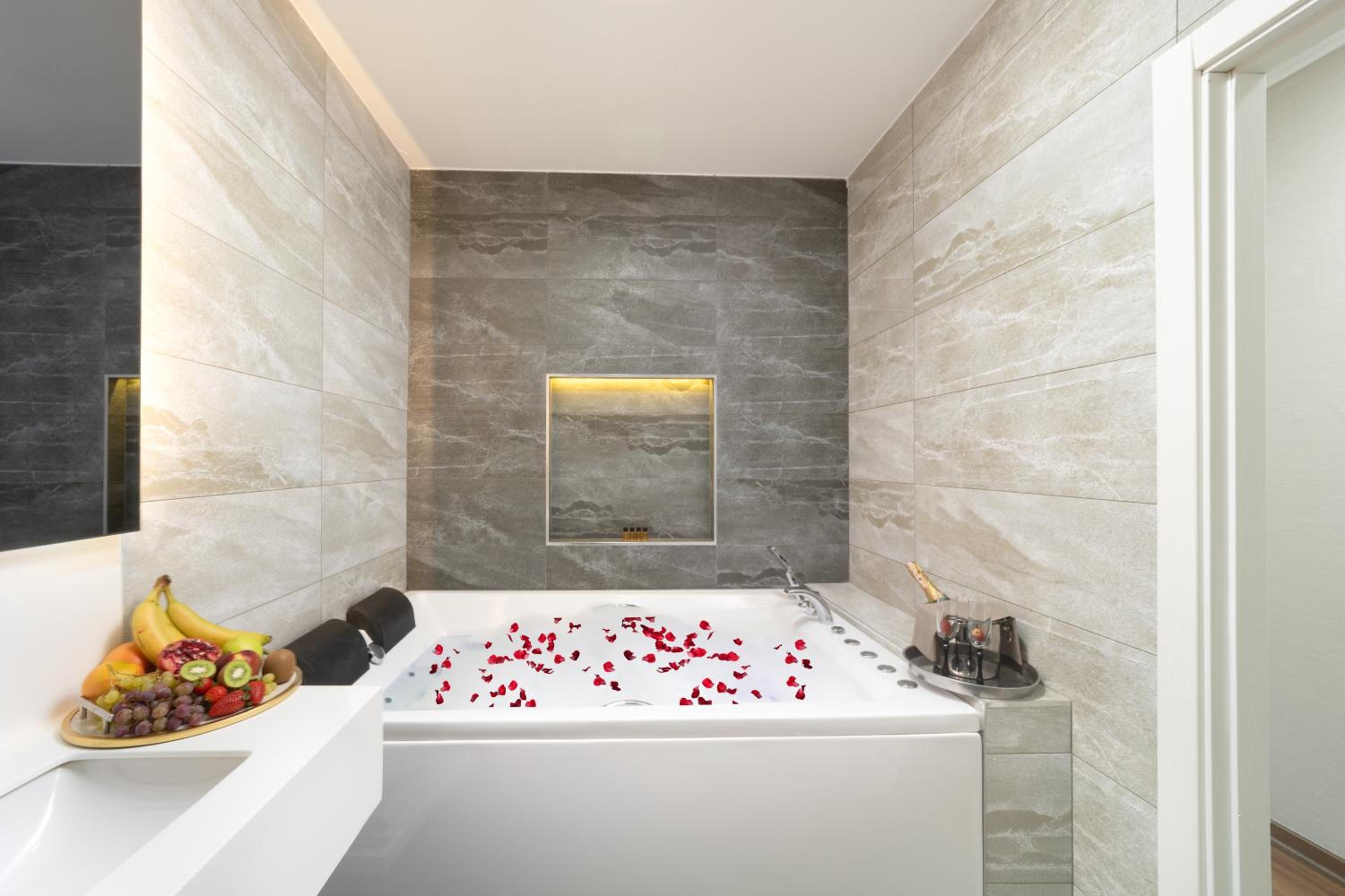 Nish Suites Atasehir - Image 121