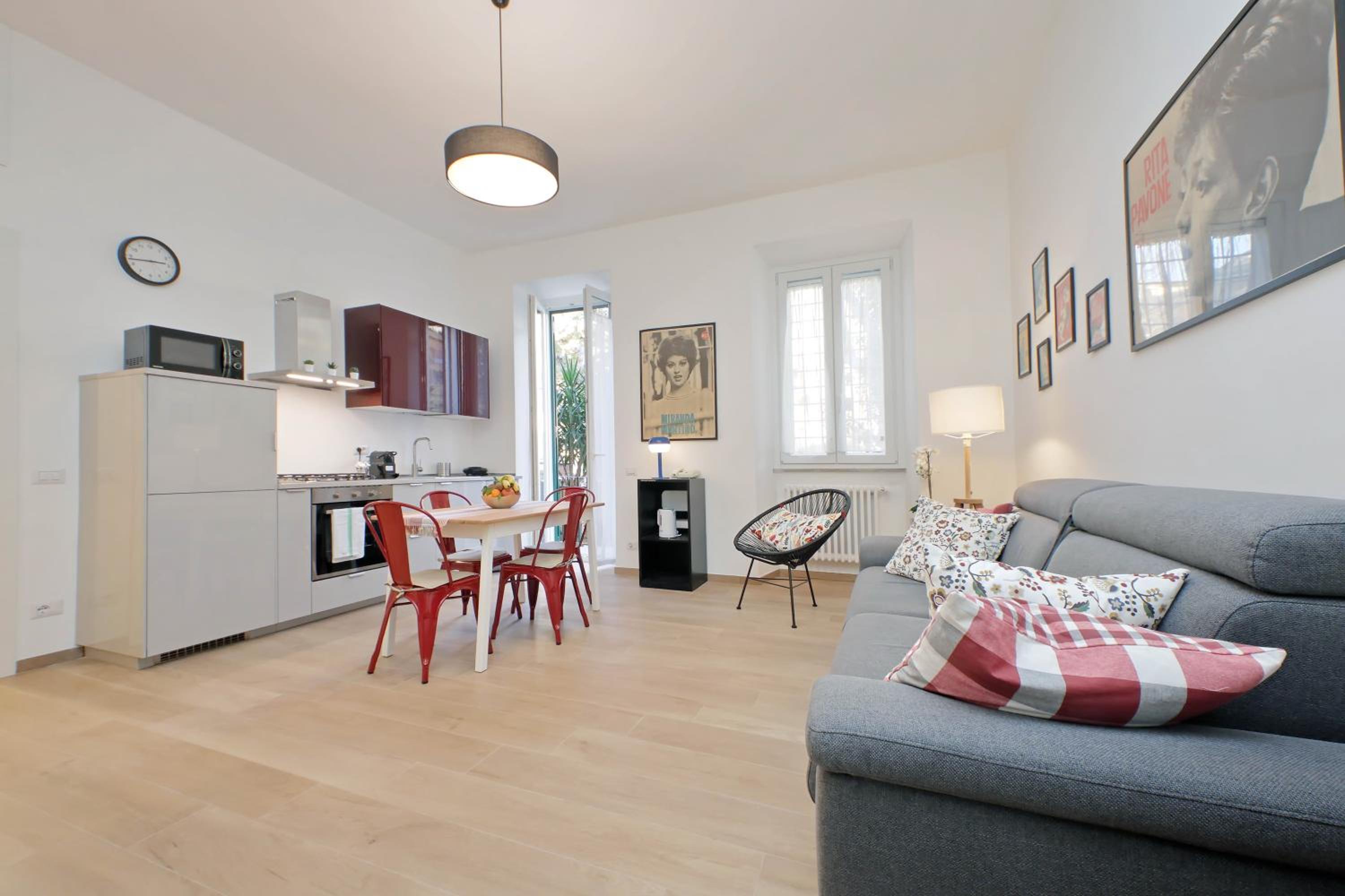 YCH-Brand new Vatican flat with terrace