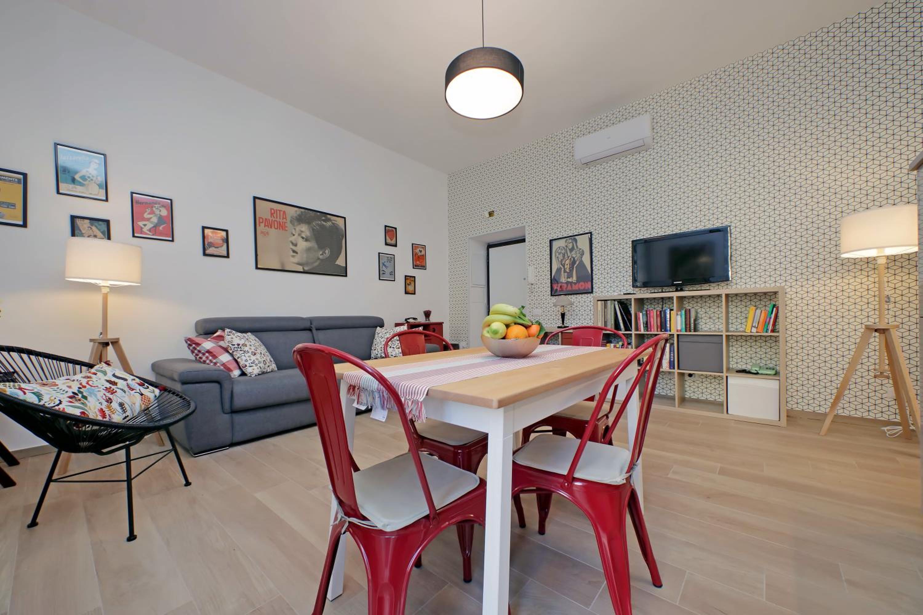 YCH-Brand new Vatican flat with terrace