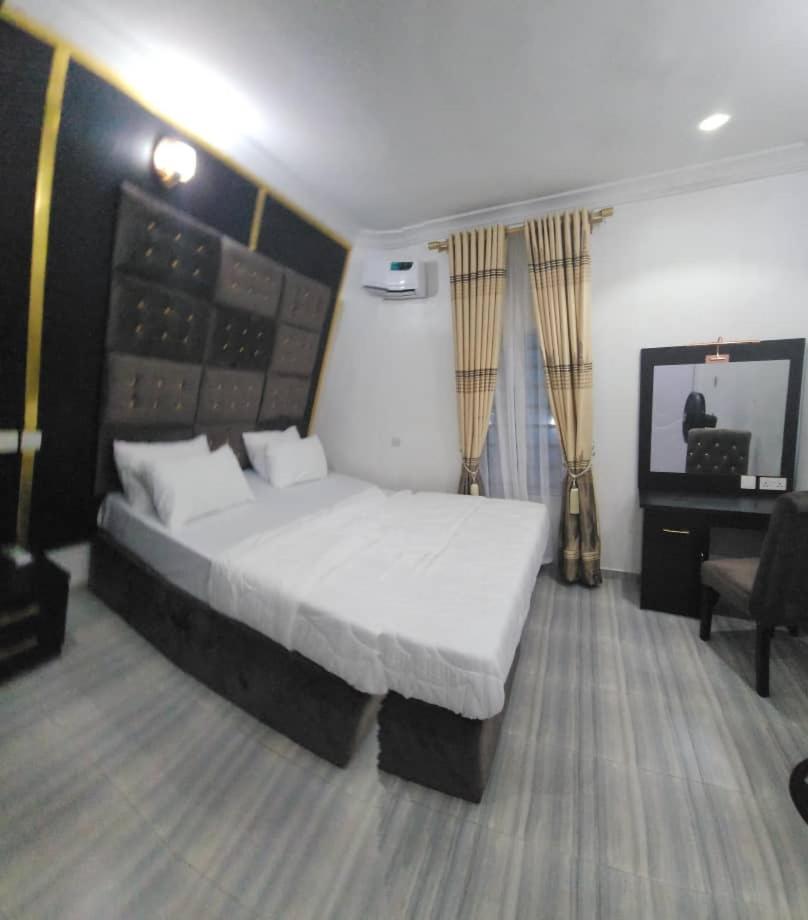 Dynamic apartments, Ibusa , Delta State view 3