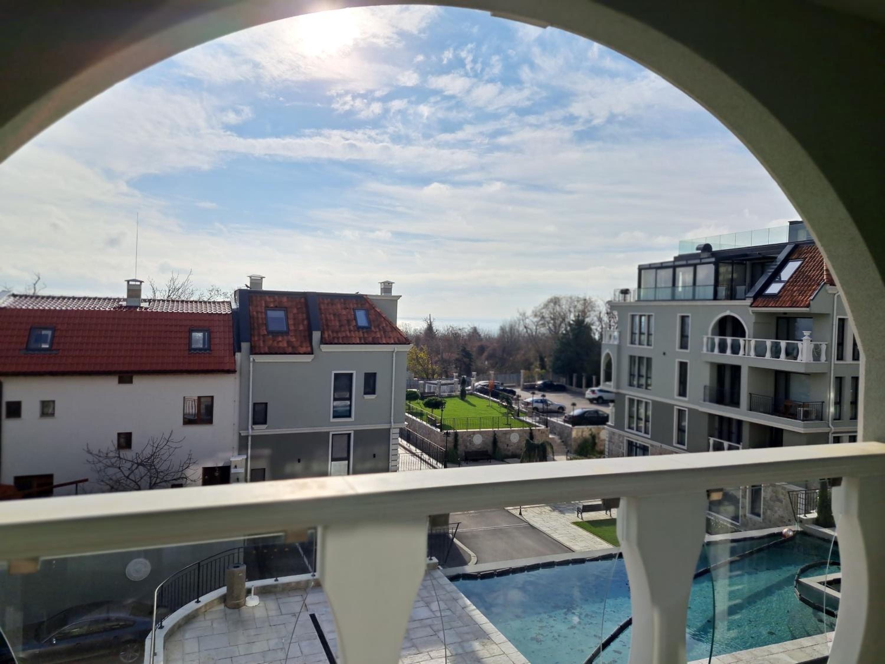 LUXURY APARTMENT in Mediterranea VARNA Complex, sea view and Infinity pool