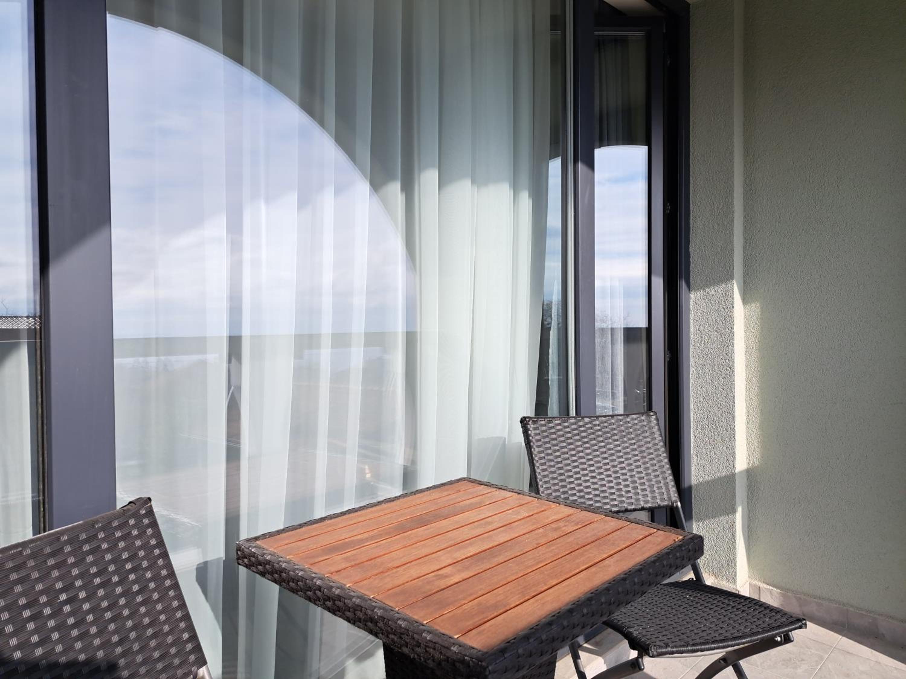 LUXURY APARTMENT in Mediterranea VARNA Complex, sea view and Infinity pool