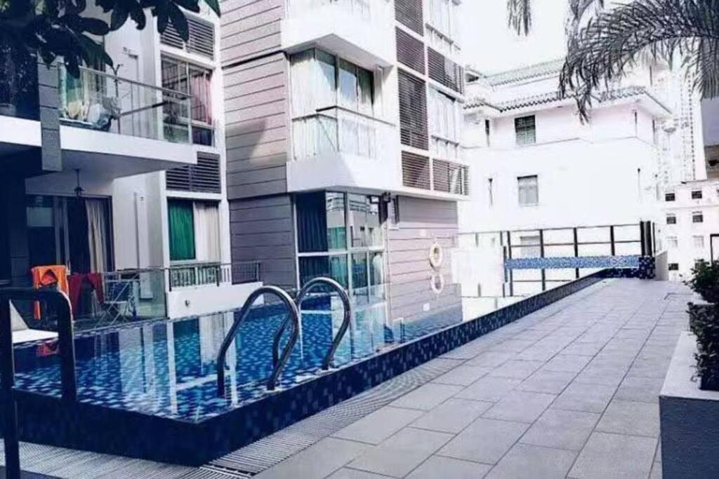Centrally-located Cozy Apt Near 3 MRT Lines