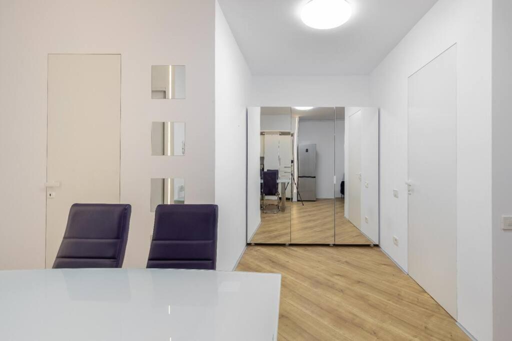 Uptown Elegant Apartment