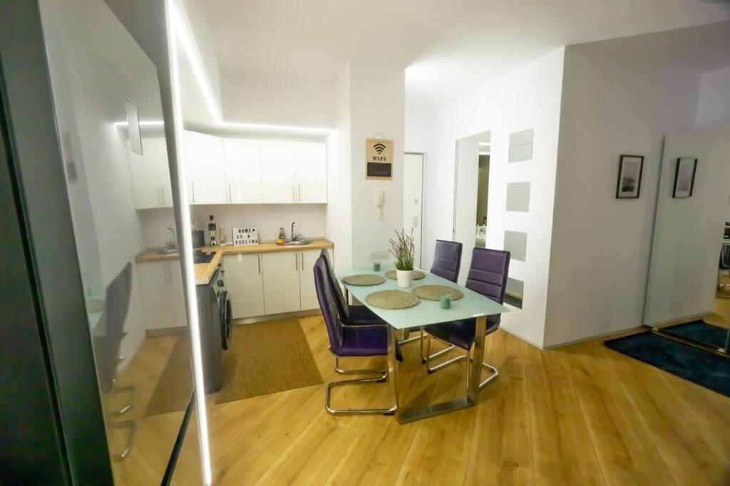 Uptown Elegant Apartment