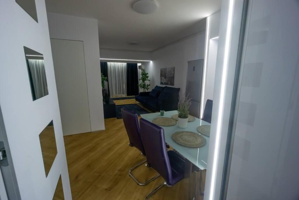 Uptown Elegant Apartment