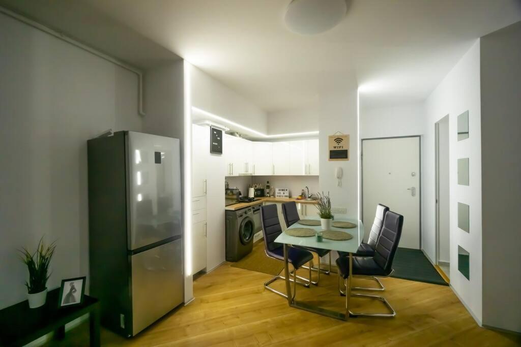 Uptown Elegant Apartment