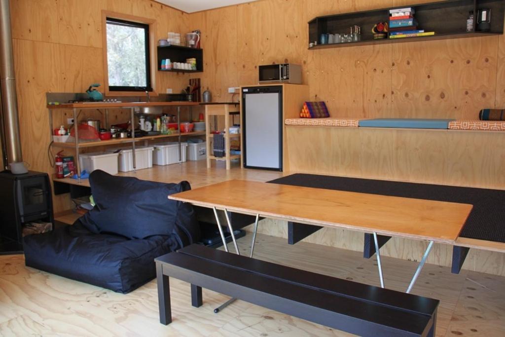 BAY OF FIRES ECO HUT off grid experience at Binalong Bay