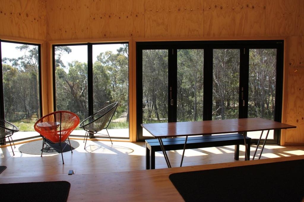 BAY OF FIRES ECO HUT off grid experience at Binalong Bay