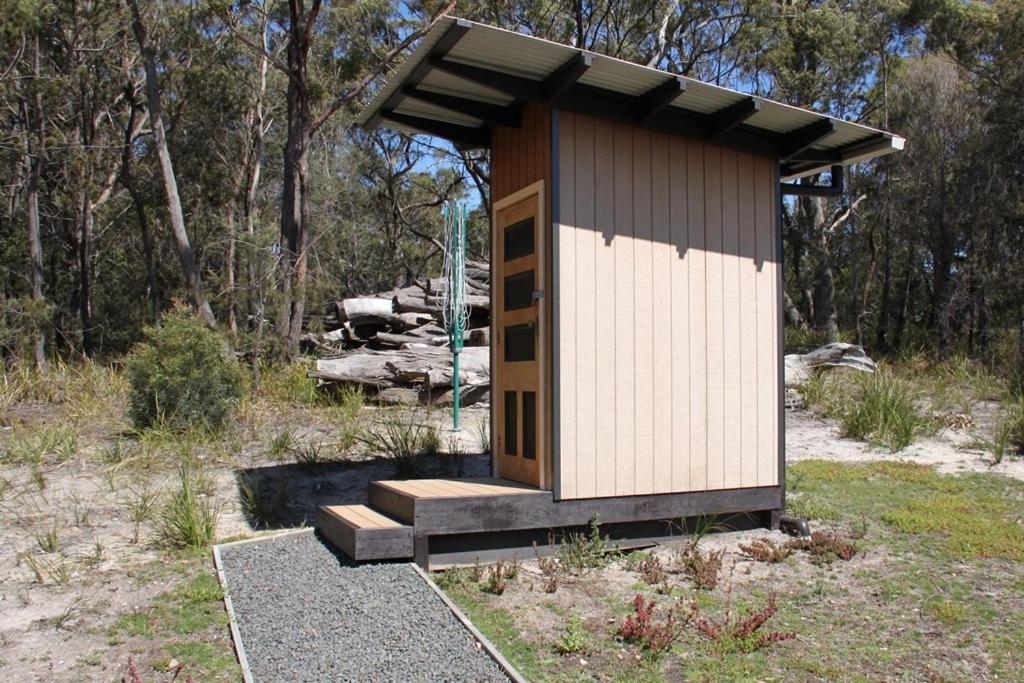 BAY OF FIRES ECO HUT off grid experience at Binalong Bay