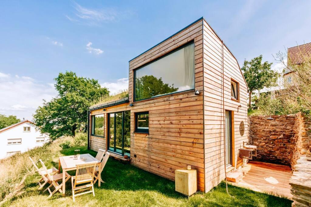Tinyhouse Minimalus Panorama Schlafloft im Grünen