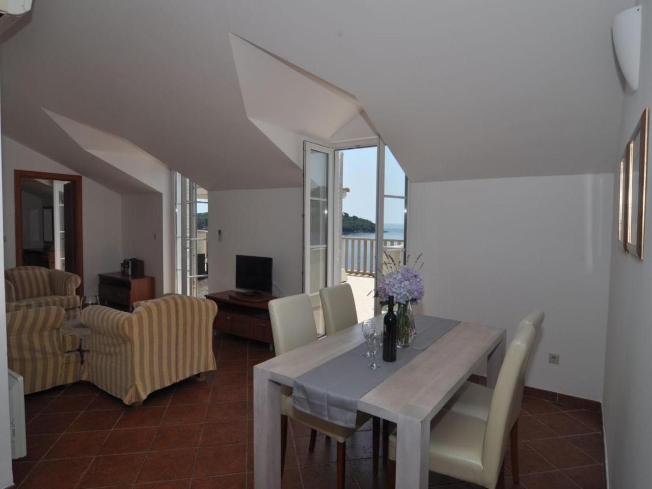 Holiday home Marina- beachfront, sea view and free parking view 2