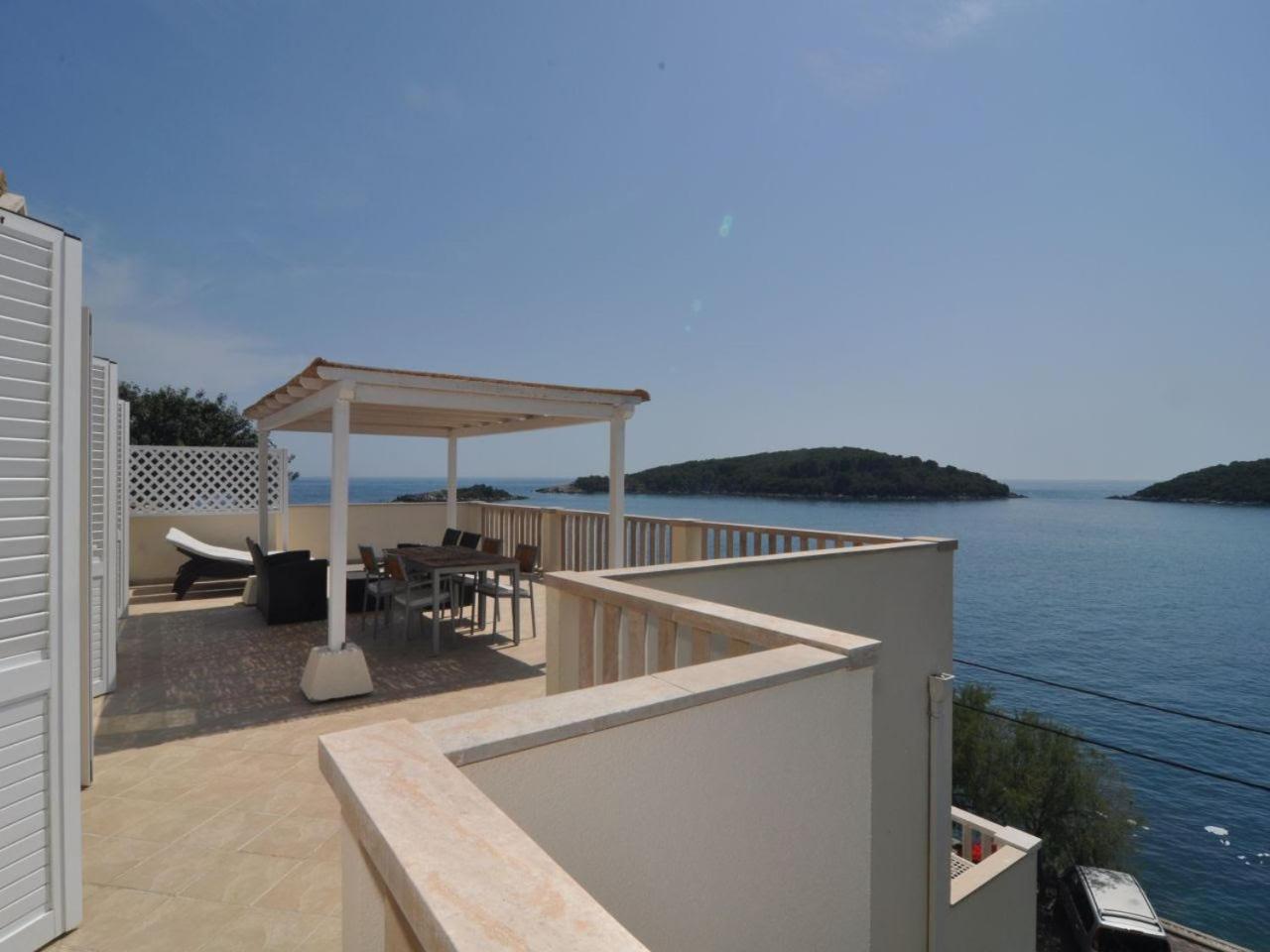 Holiday home Marina- beachfront, sea view and free parking view 5