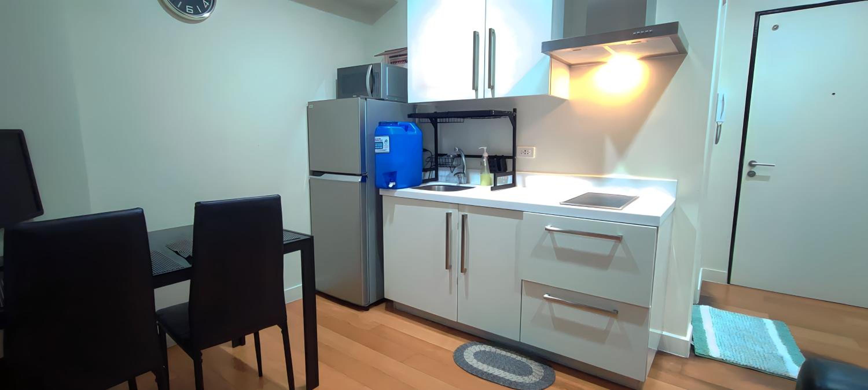 Aveline Suites Modern Amenity View ACQUA Private Residences near Rockwell Makati view 3