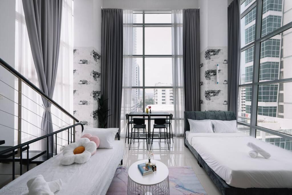 NEW Maritime Luxury Pool View Duplex Suite 601 photo 3