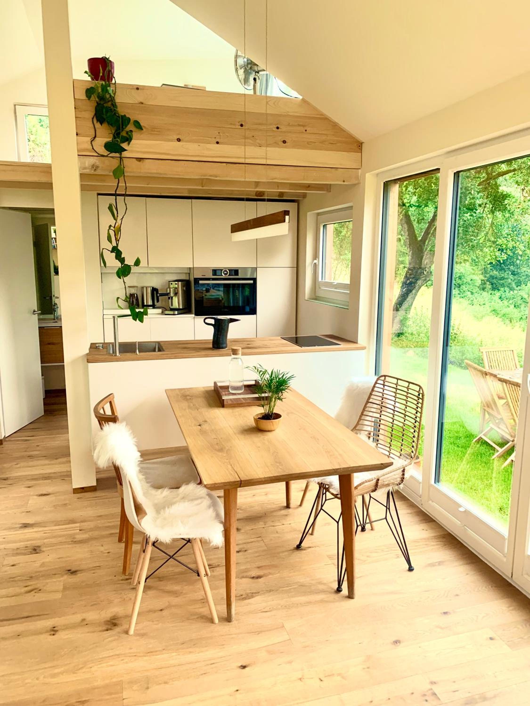 Tinyhouse Minimalus Panorama Schlafloft im Grünen