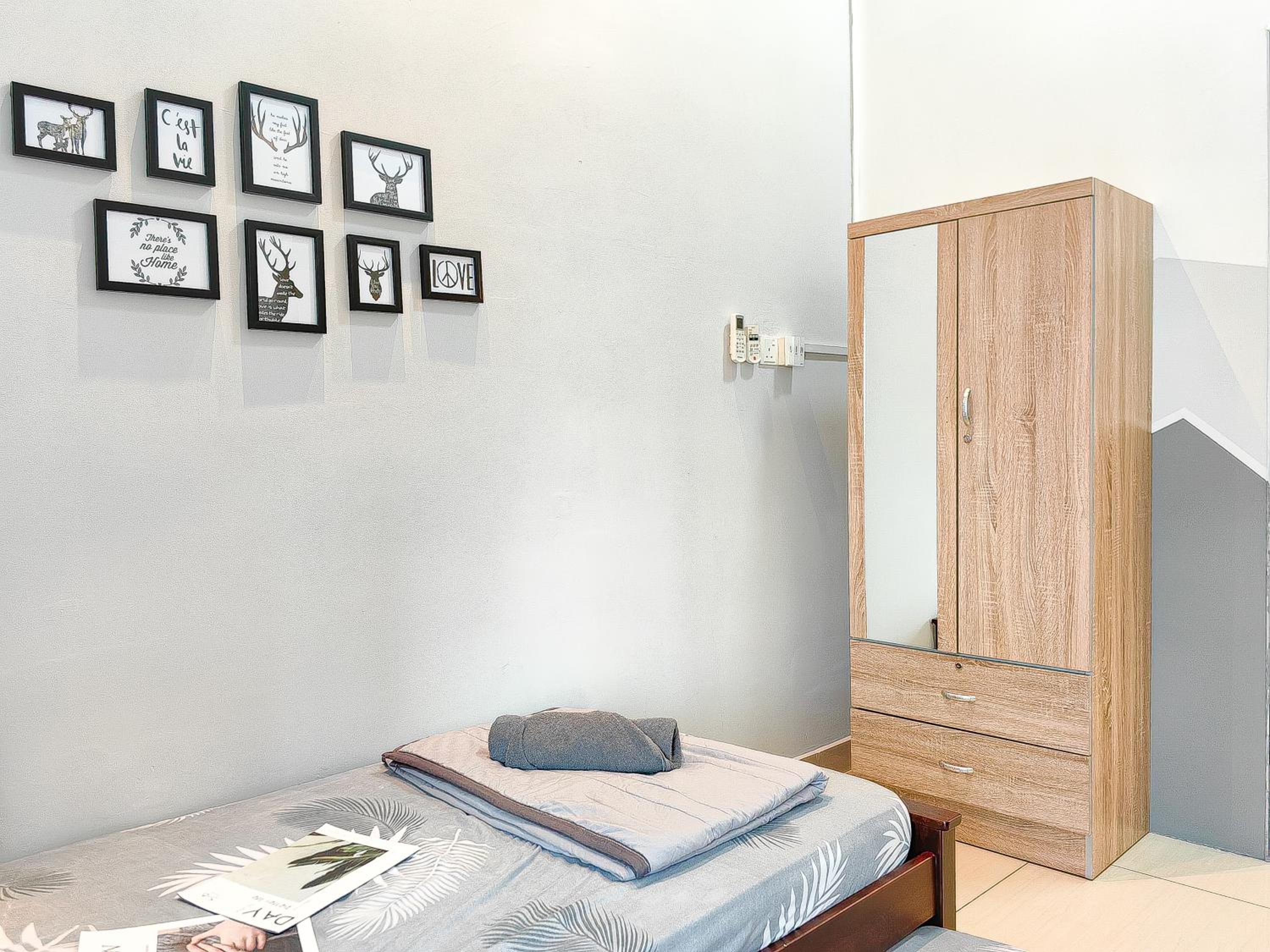 Austin Manhattan, 2BR, water park, Jaya Groccer