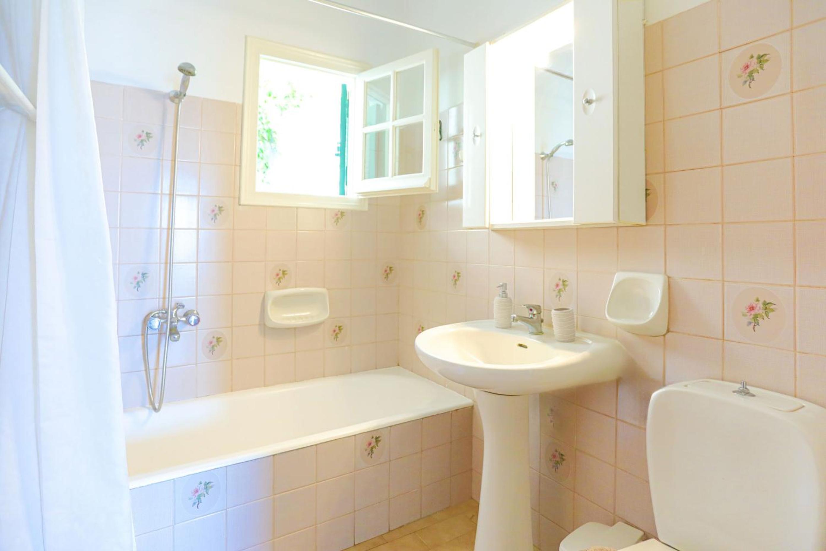 Evanna House in Saint Stephanos photo 5