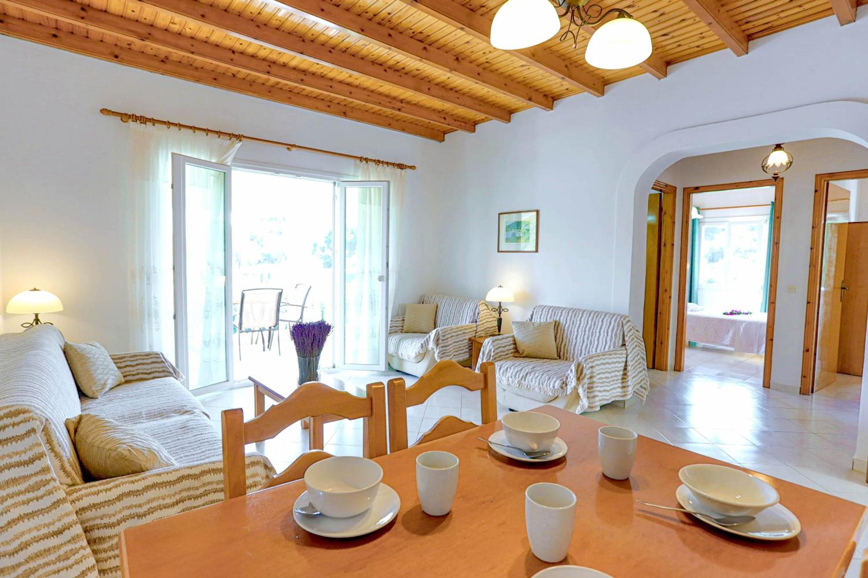 Renoula Saint Stephanos photo 2