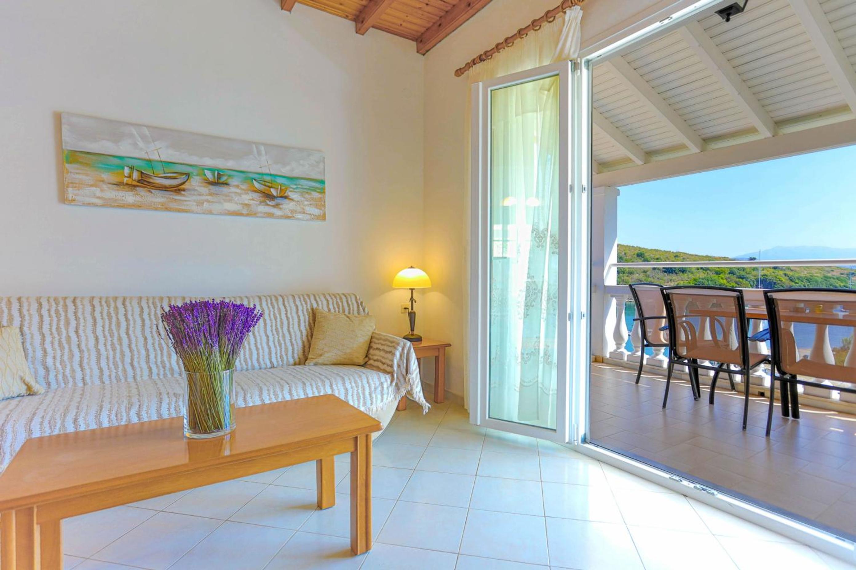 Renoula Saint Stephanos photo 3