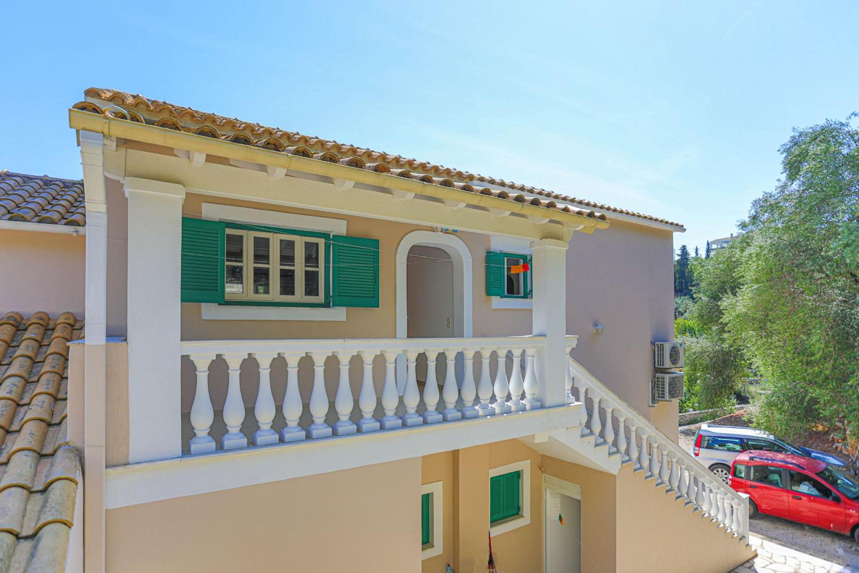 Renoula Saint Stephanos photo 4