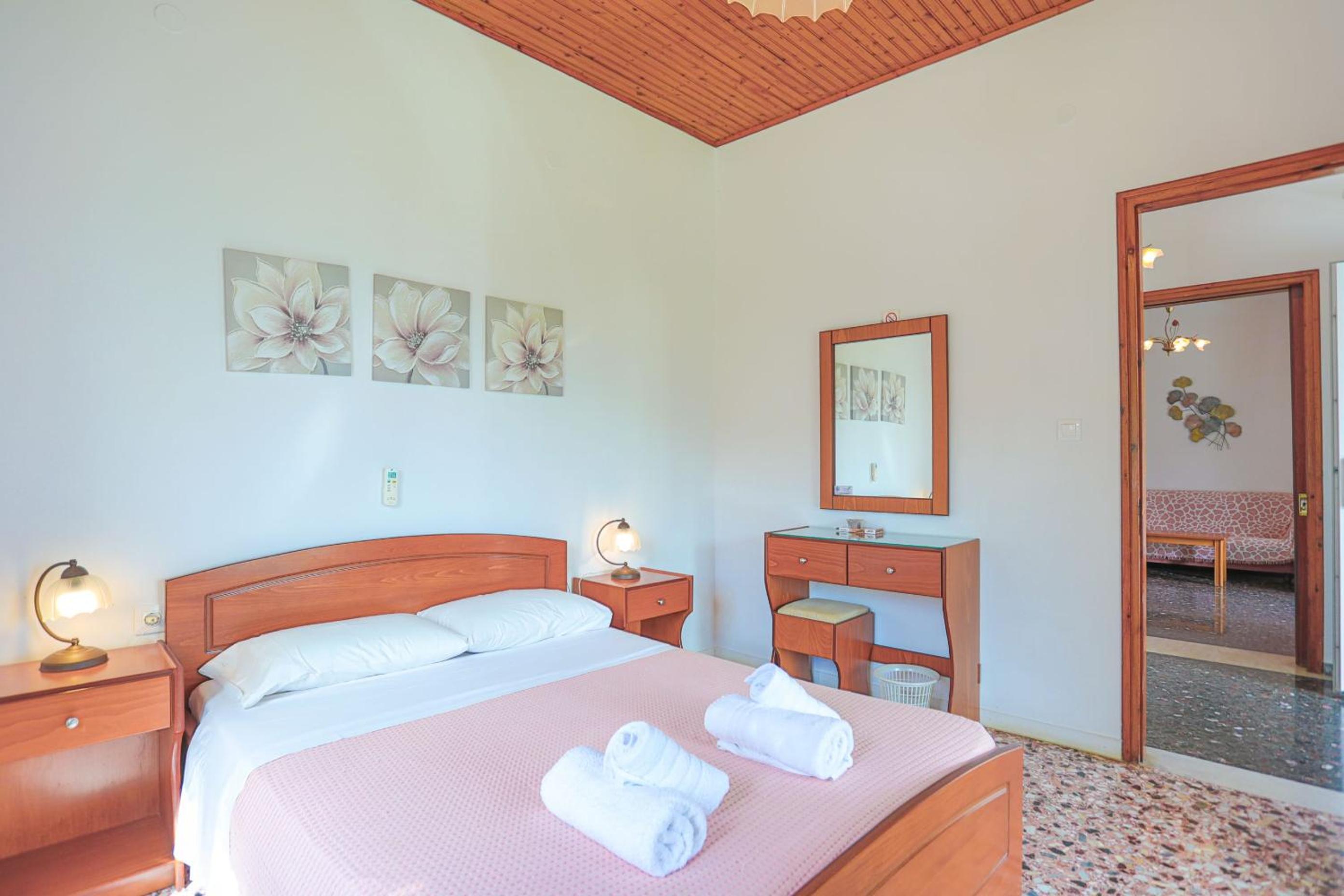 Irena Saint Stephanos photo 2