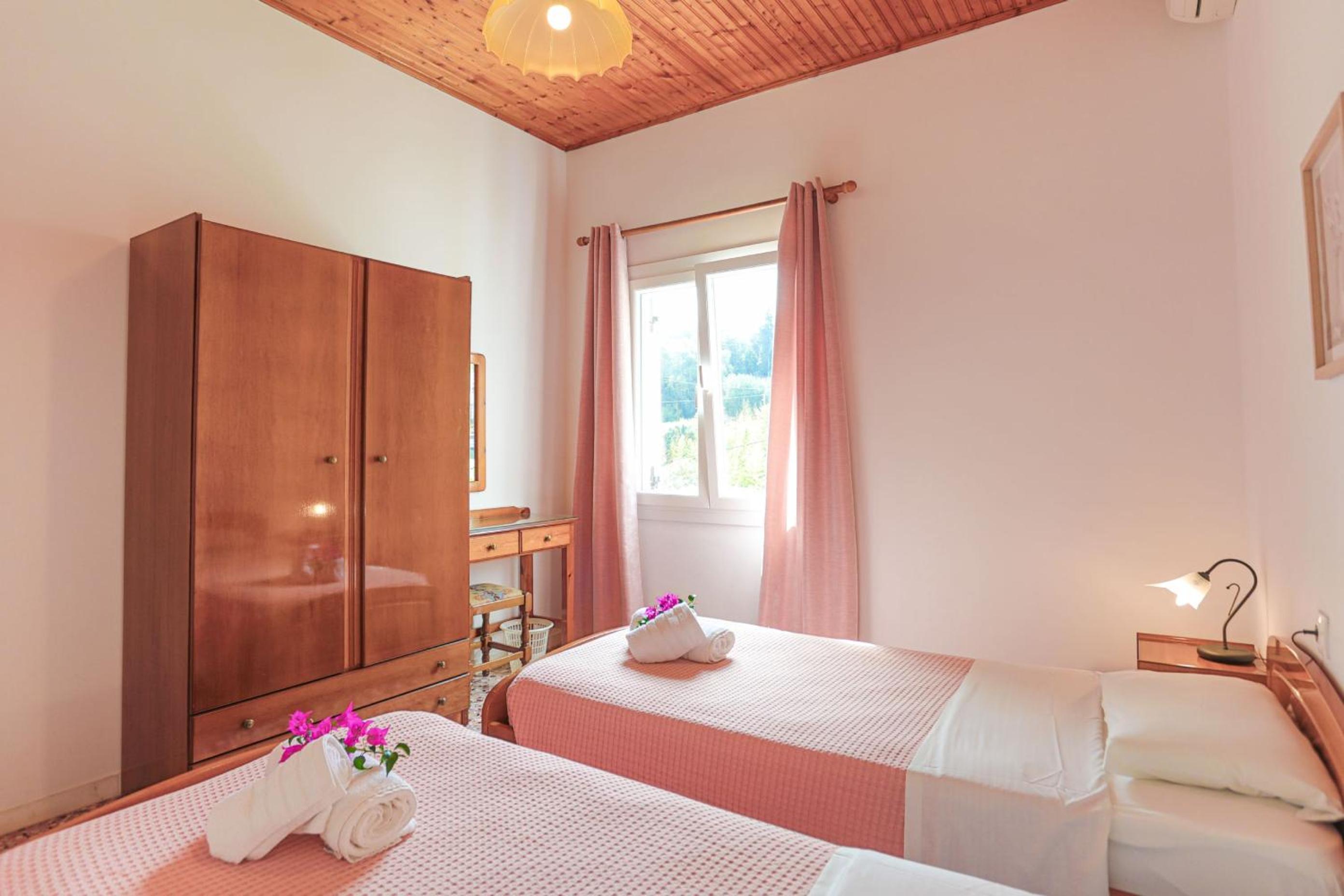 Irena Saint Stephanos photo 4