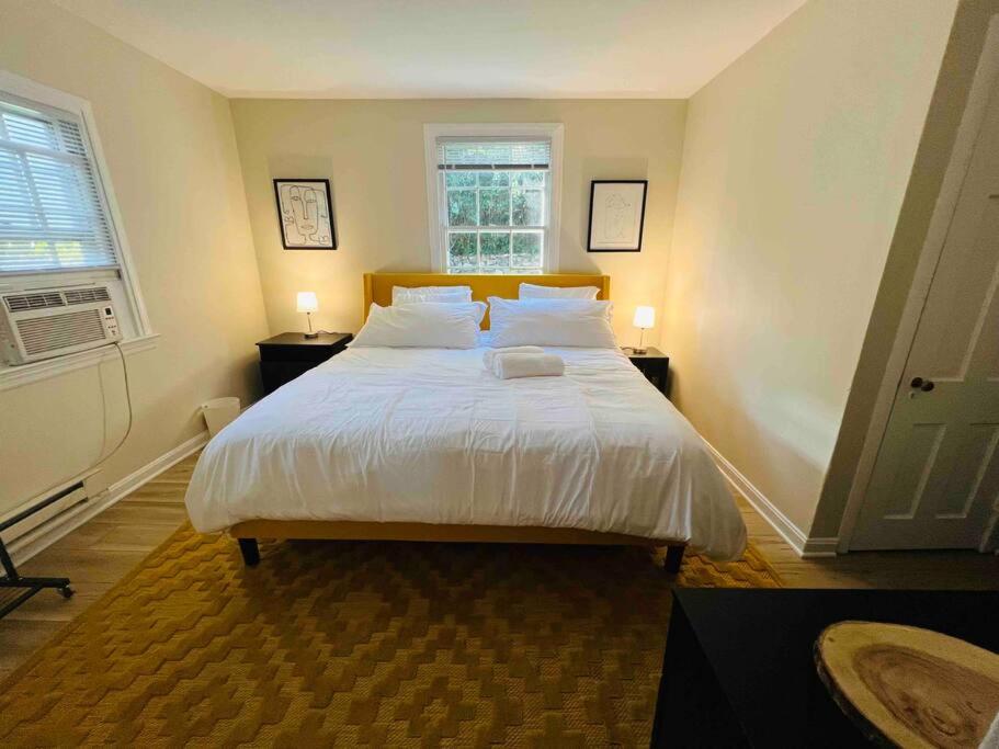 Lux 4 Bed Home w/ Parking Walk to Bethesda Metro!, photo 11