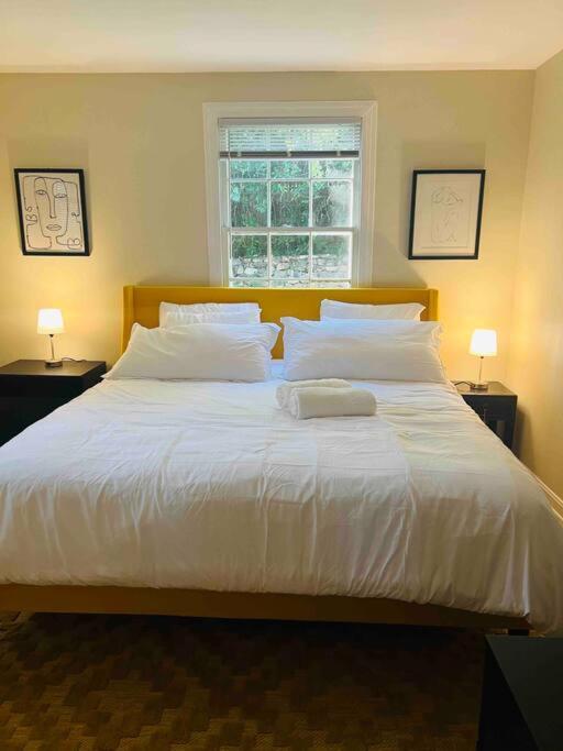 Lux 4 Bed Home w/ Parking Walk to Bethesda Metro!, photo 26
