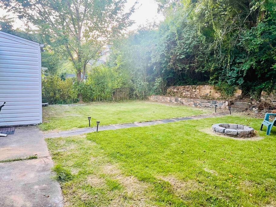 Lux 4 Bed Home w/ Parking Walk to Bethesda Metro!, photo 17