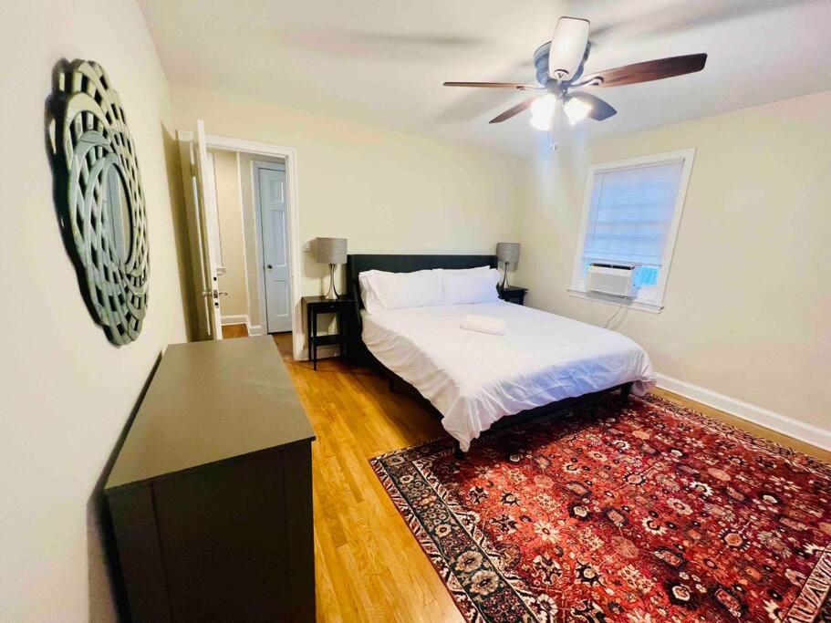 Lux 4 Bed Home w/ Parking Walk to Bethesda Metro!, photo 16