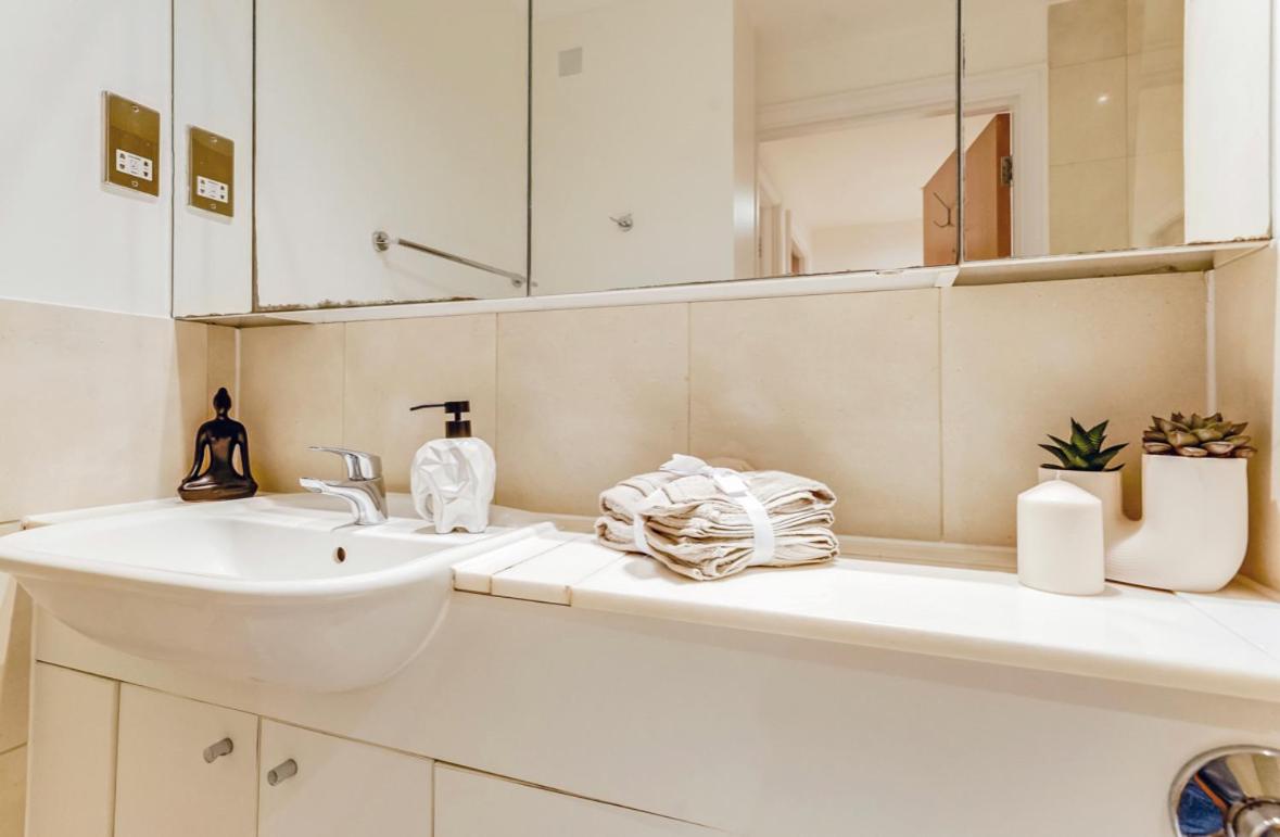 Prime Central flat at Marylebone