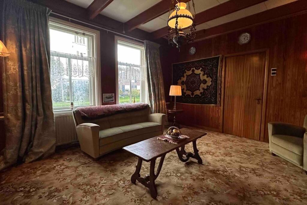 Beautiful farmhouse near Amsterdam center