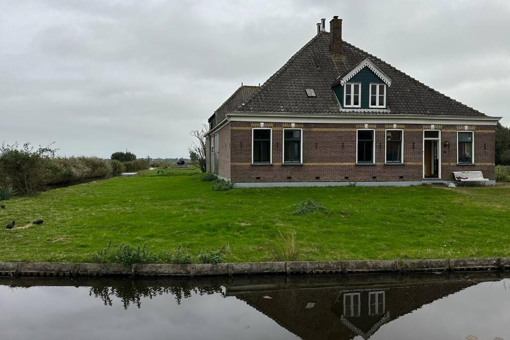 Beautiful farmhouse near Amsterdam center