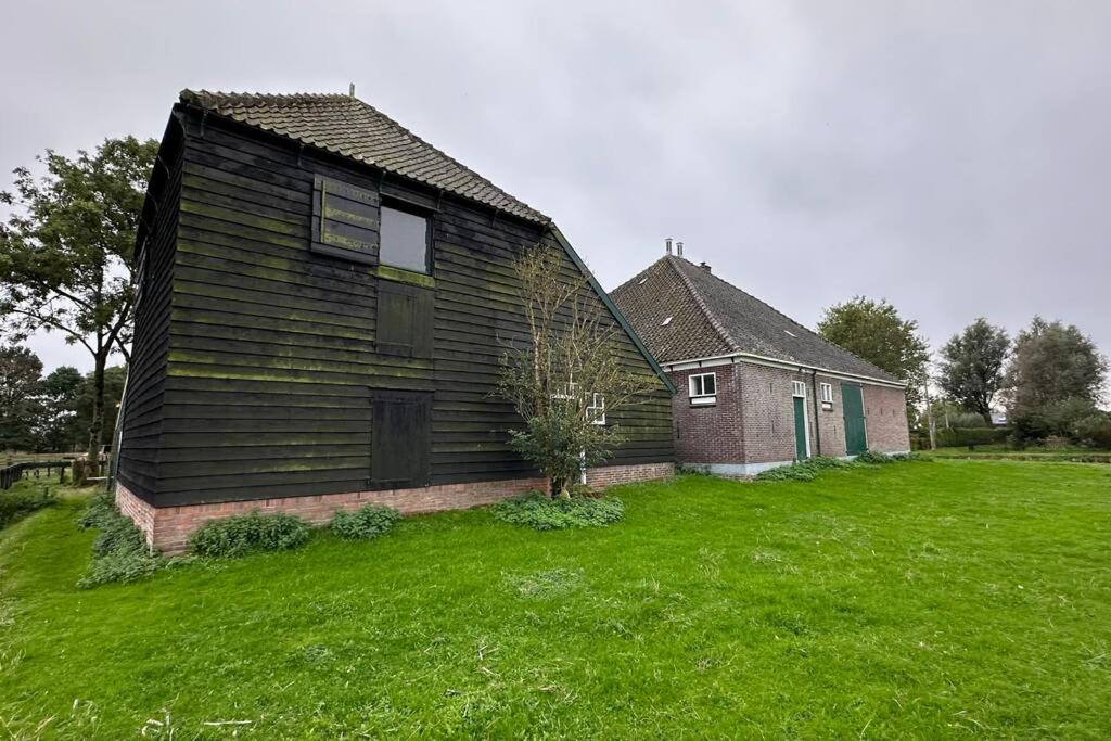 Beautiful farmhouse near Amsterdam center