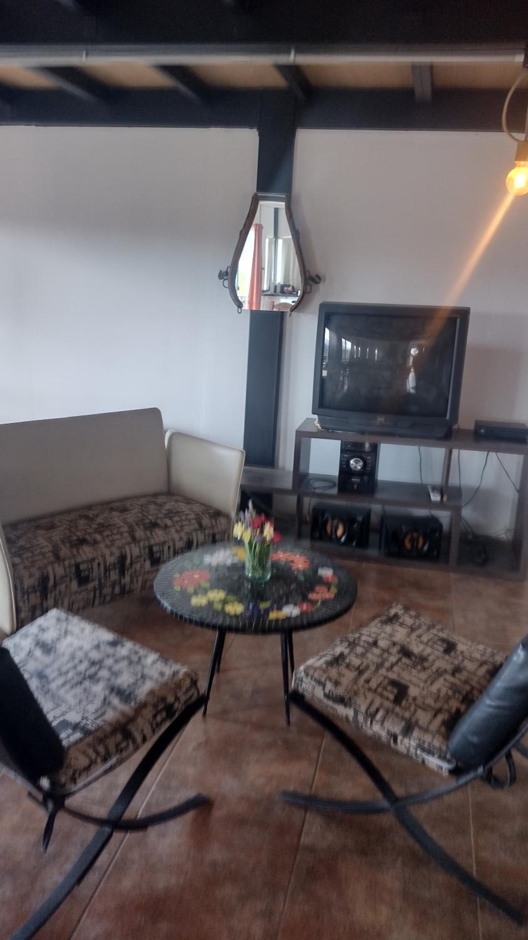 Casa Hebe - En las sierras de Córdoba - cuenta con tres habitaciones y capacidad para 8 personas, tranquila con increibles vistas