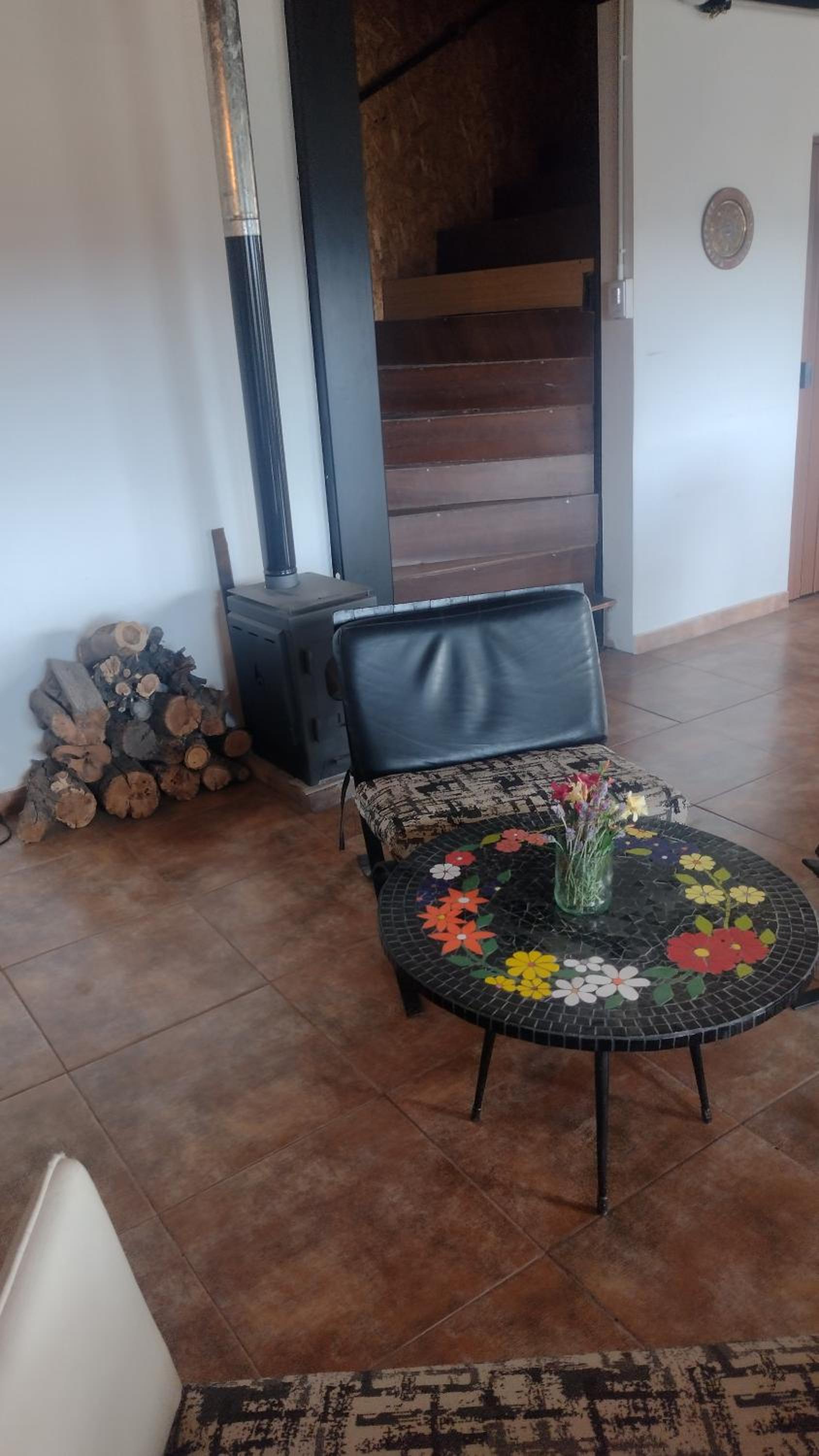 Casa Hebe - En las sierras de Córdoba - cuenta con tres habitaciones y capacidad para 8 personas, tranquila con increibles vistas