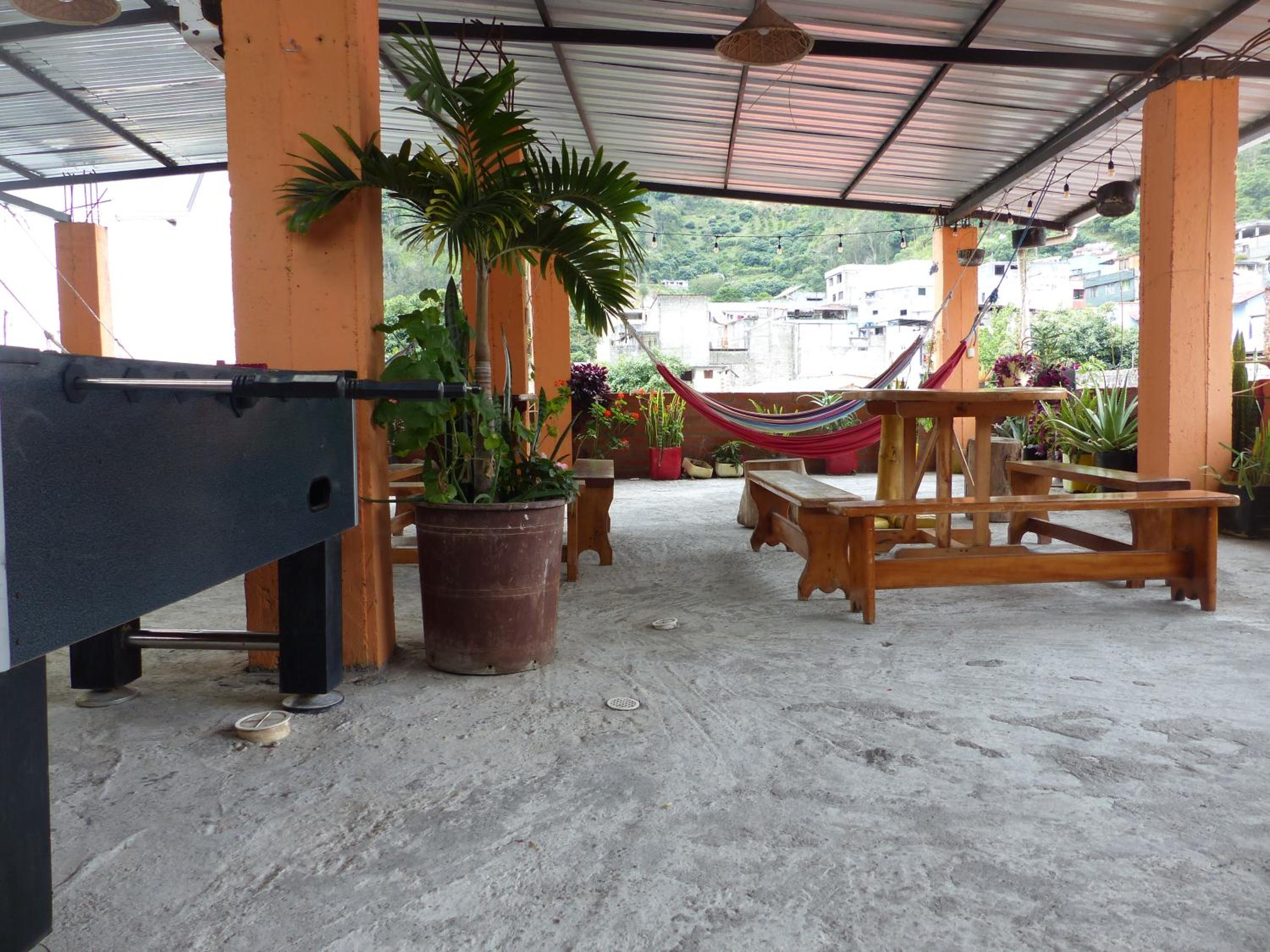 Hostal La Casa Amarilla City