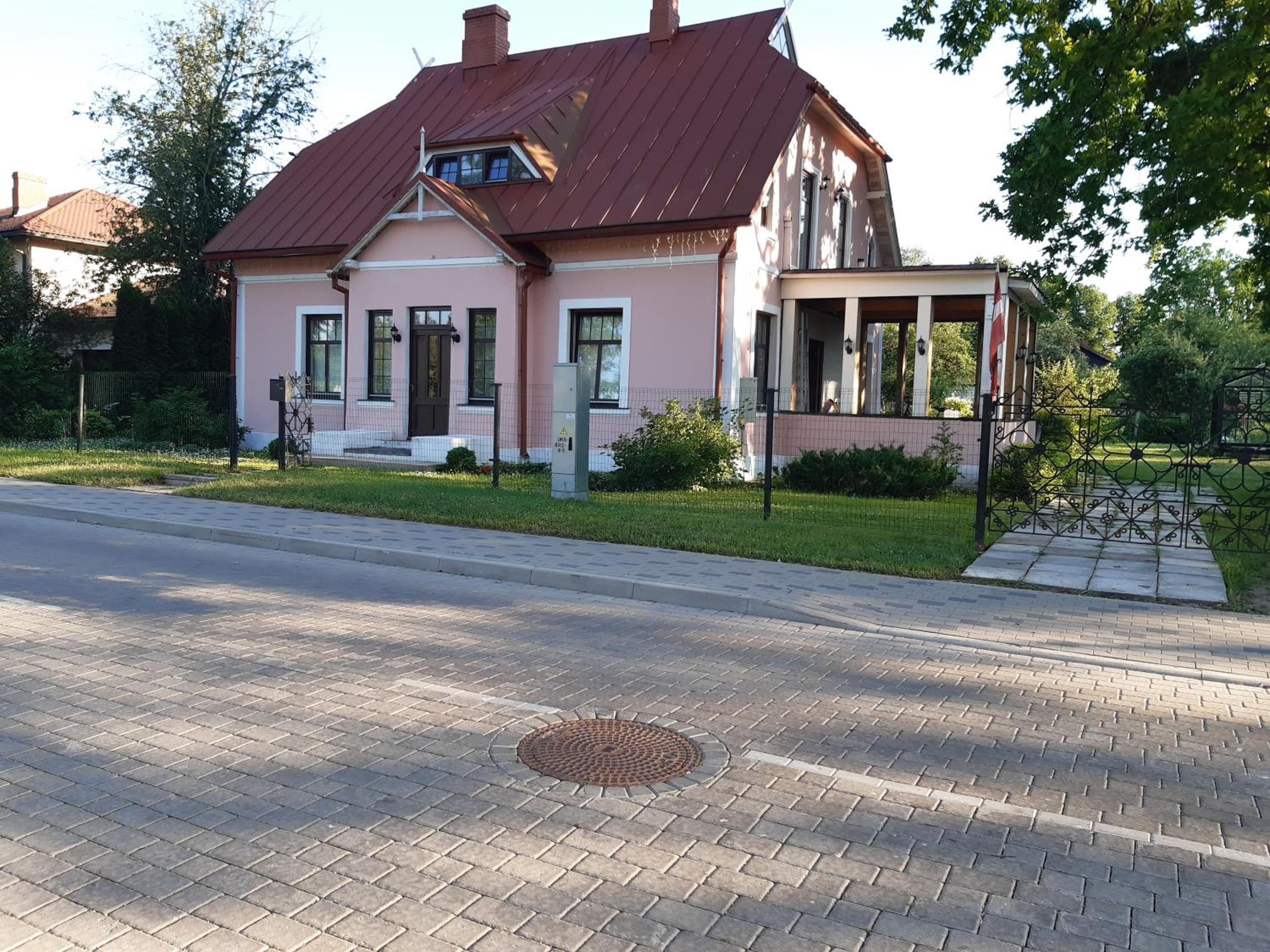 Photo 2