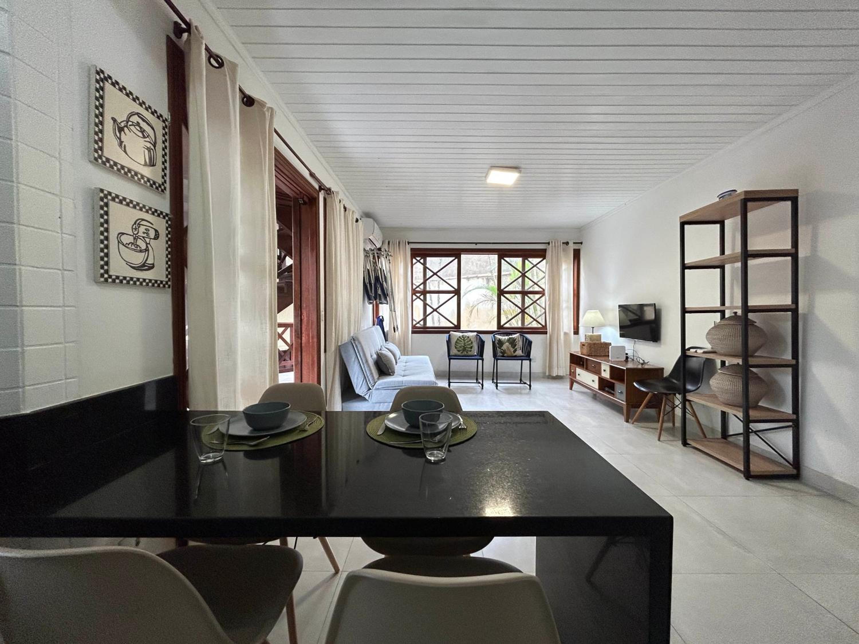 Flats de 1 e 2 dorm a 50m da Praia Maresias - Cond Lazer Completo