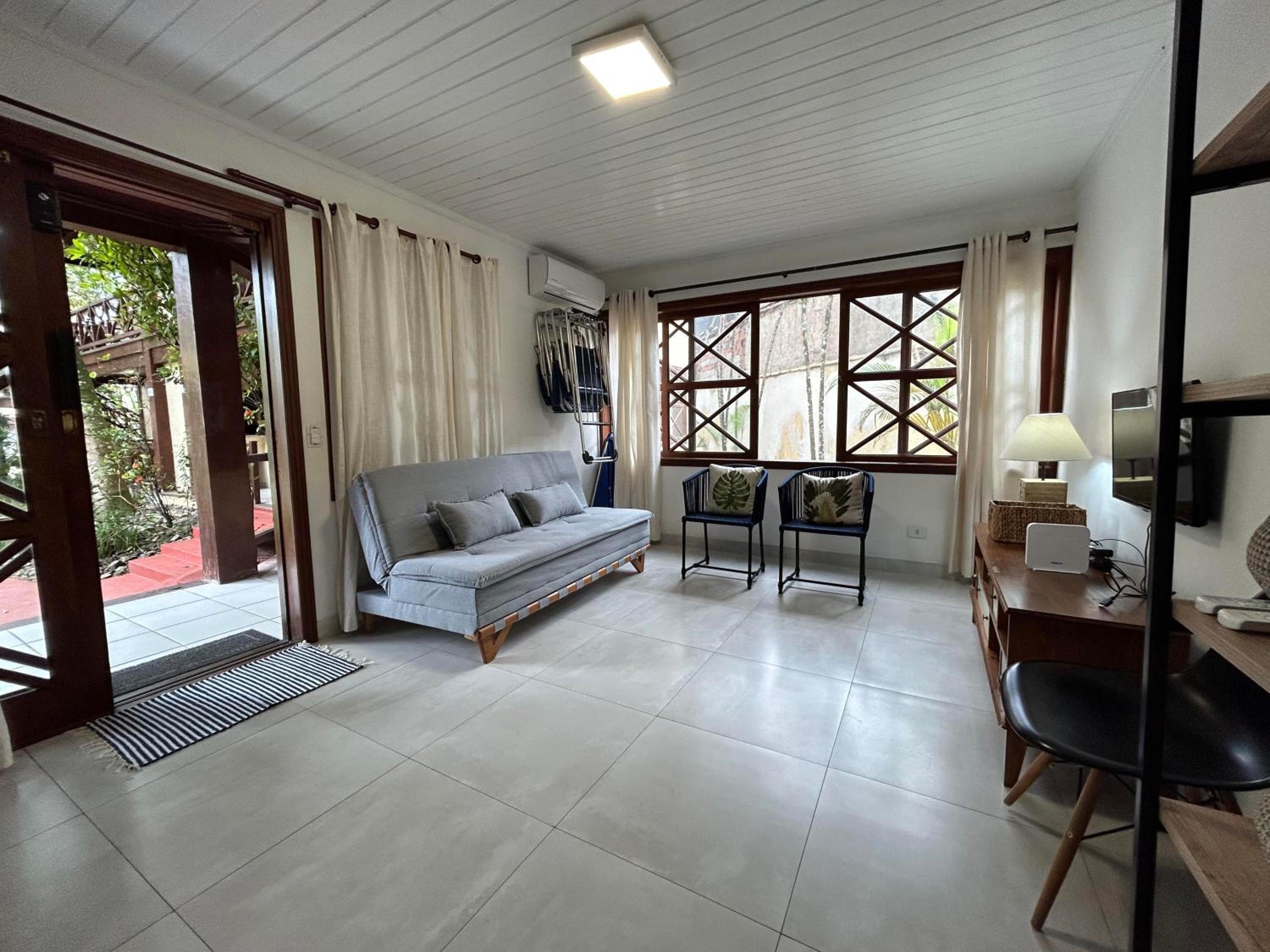 Flats de 1 e 2 dorm a 50m da Praia Maresias - Cond Lazer Completo