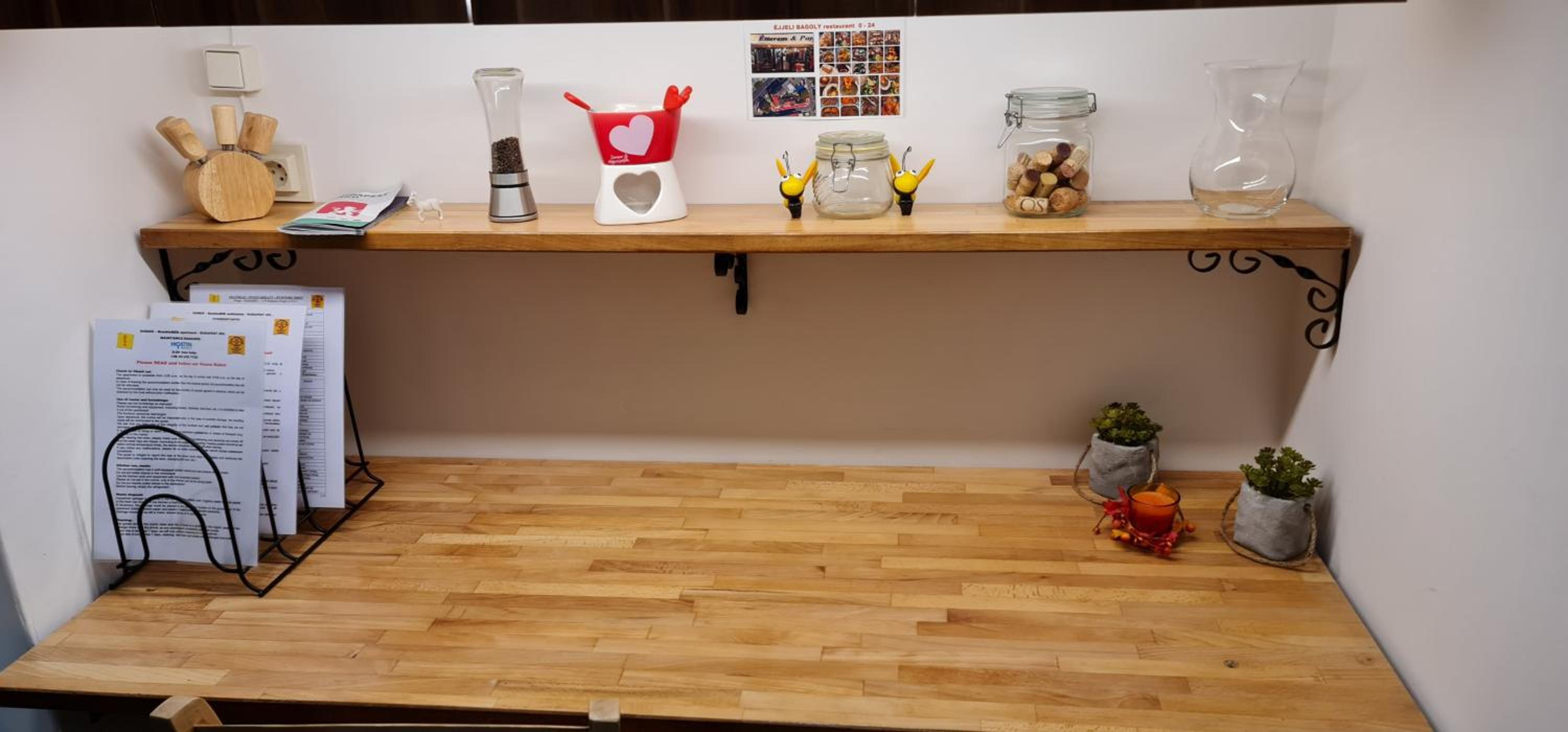 BumbleBee Apartment with AC