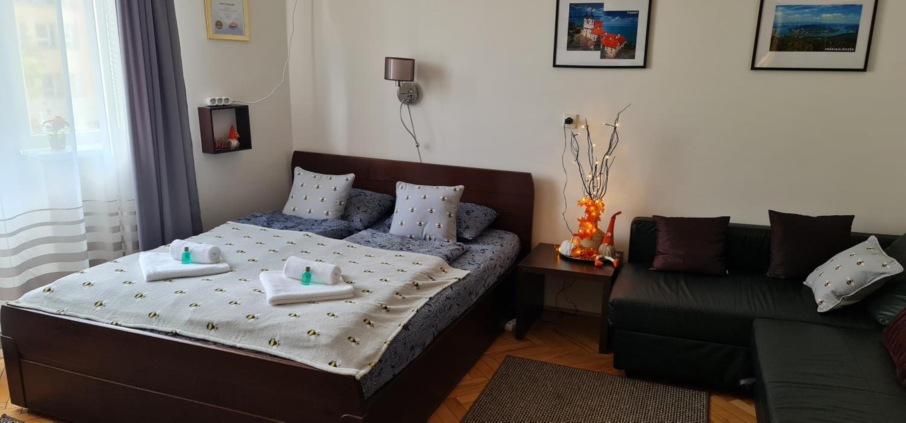 BumbleBee Apartment with AC