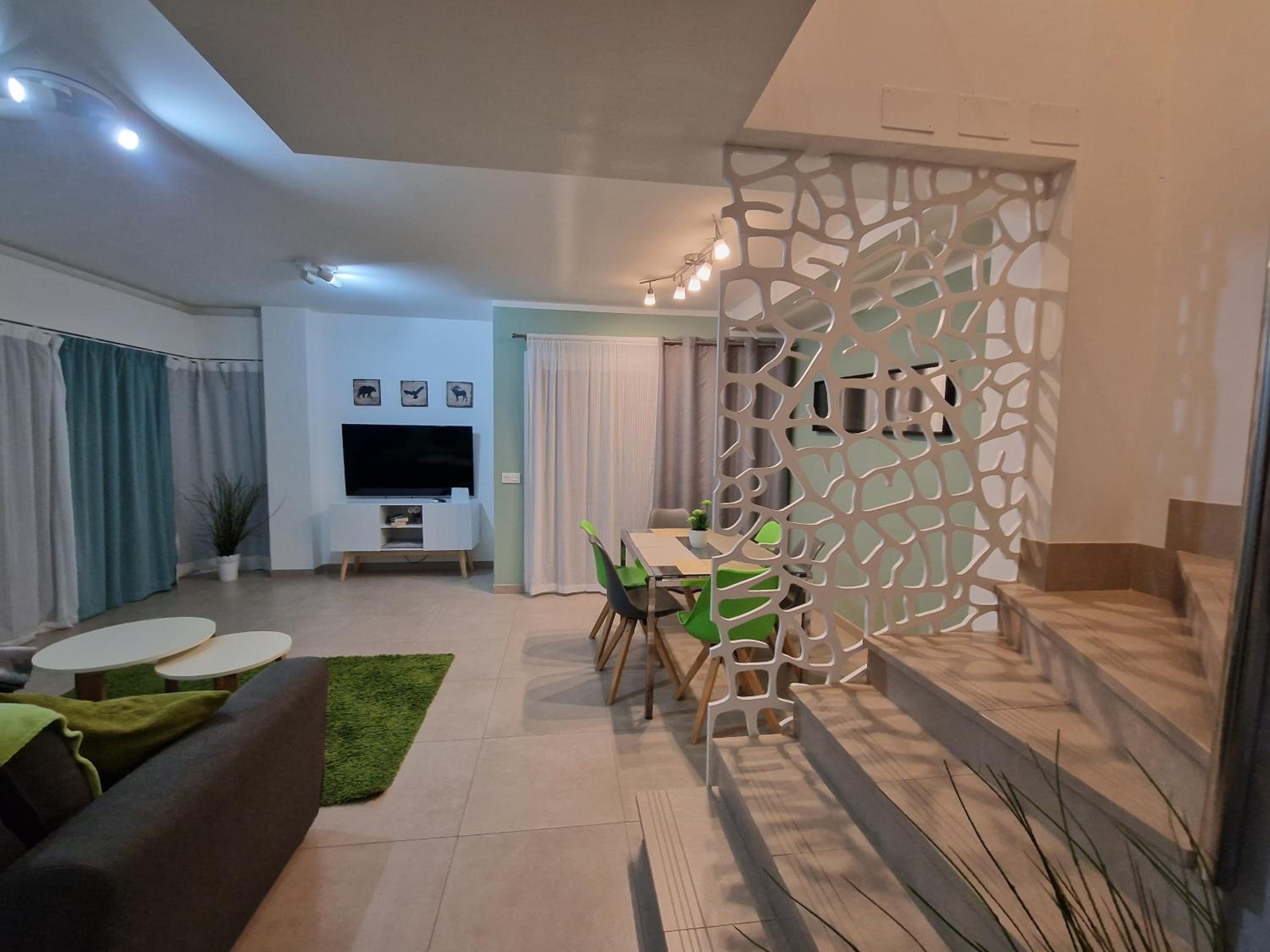 Villa Paraiso-Luxury Villa with Heated Pool