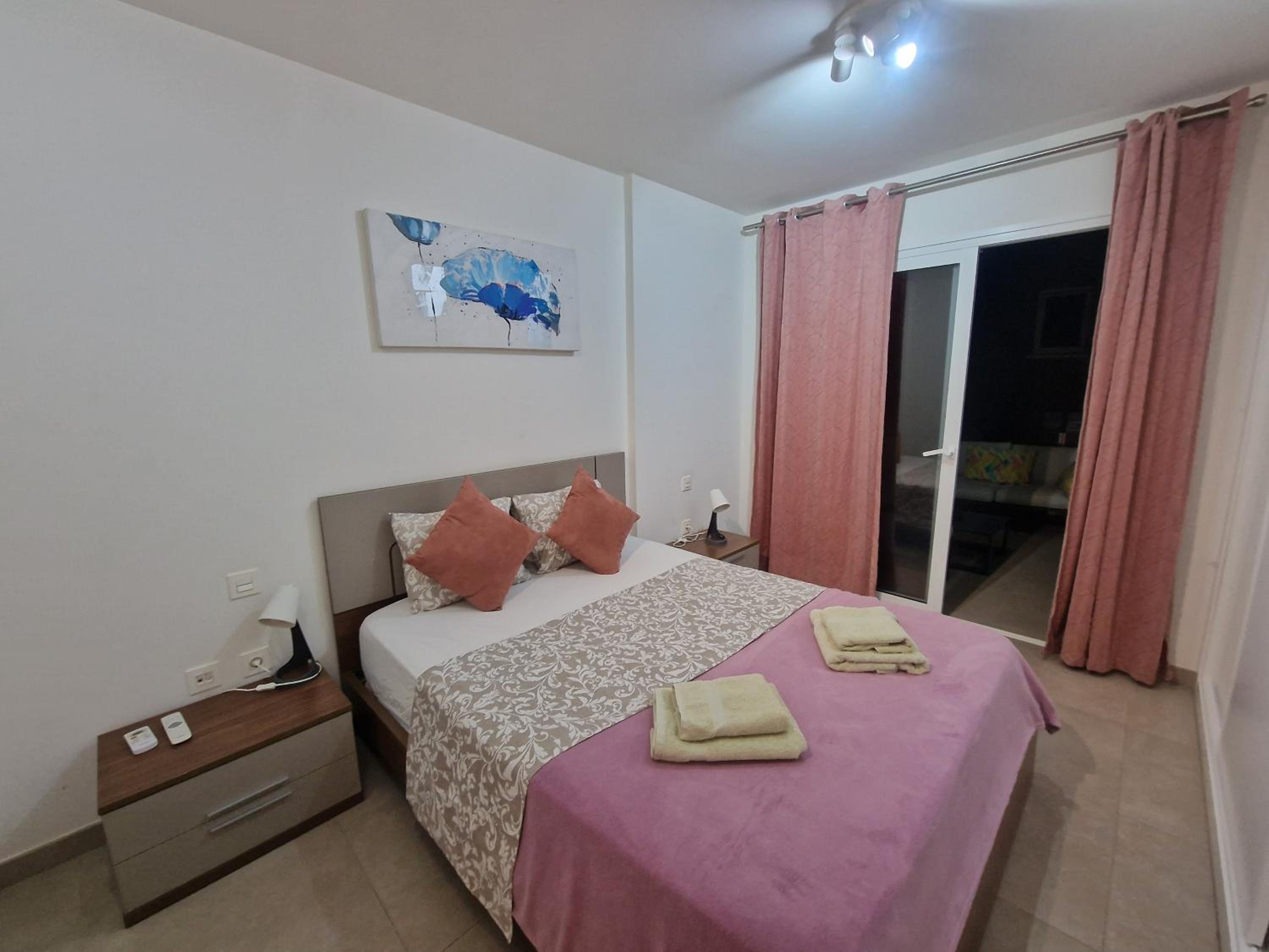 Villa Paraiso-Luxury Villa with Heated Pool